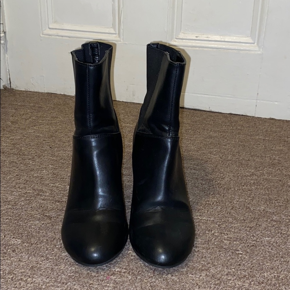 Women’s booties with heel